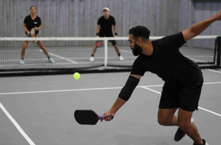 葵涌區極新淨AutoRun室內Pickleball Studio 