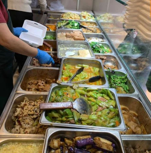 元朗區大牌賺錢兩餸飯